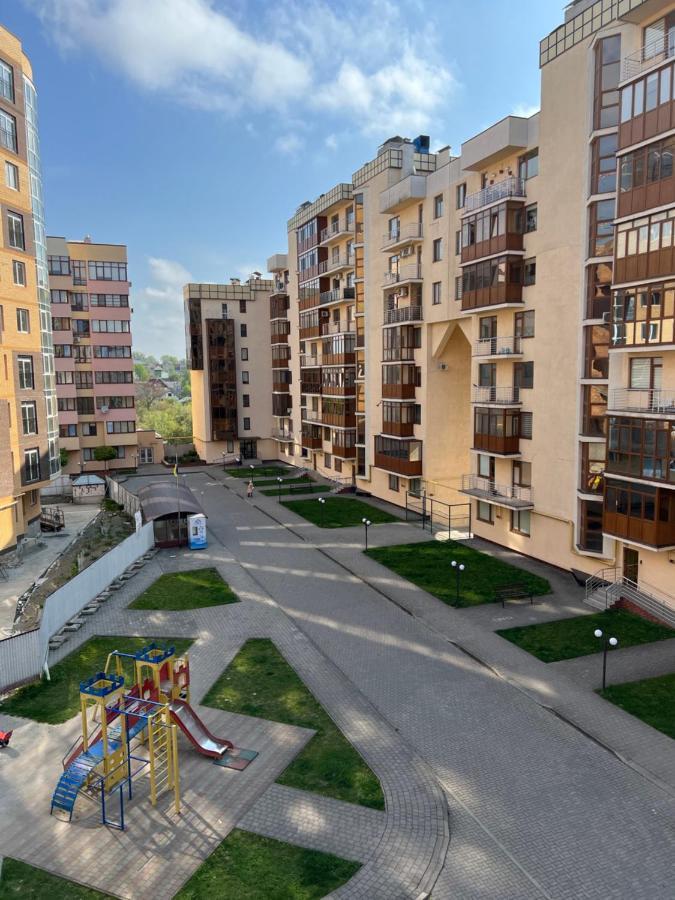 Затишні Апартаменти Chernivtsi Exterior foto